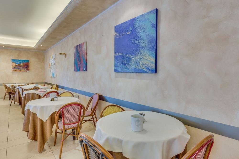 Ambassador Resort 4*